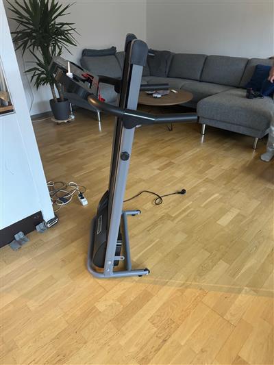 Afhent Frederiksberg  - Demo model Ascendic 7011 Løbebånd